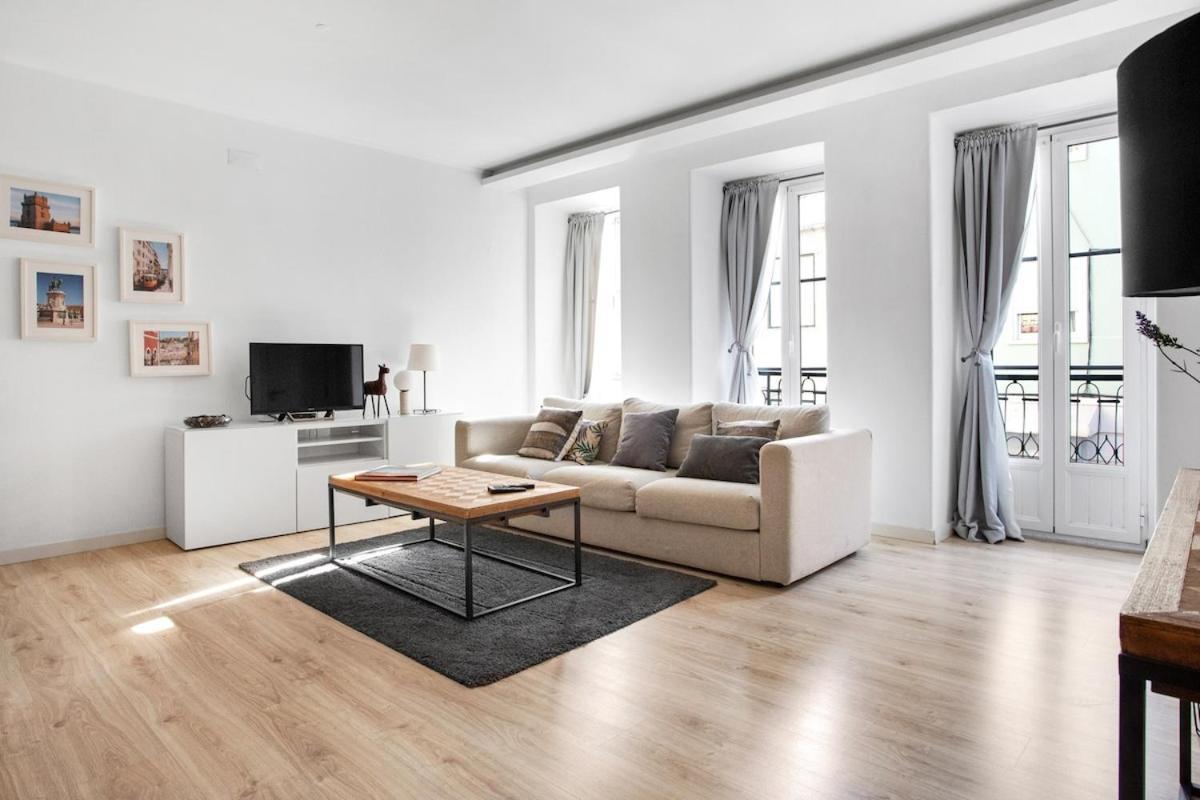 Modern 2 Bedroom Apartment In Estrela With Outside Terrace! Amazing For Families, Couples, Friends Lisboa Εξωτερικό φωτογραφία